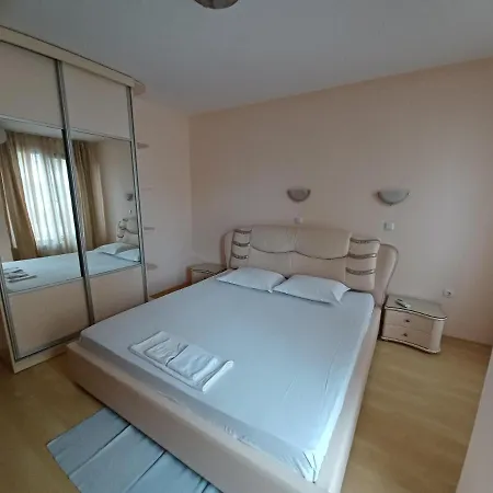Apartment супер център Zheleva *