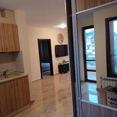 супер център Zheleva Apartment